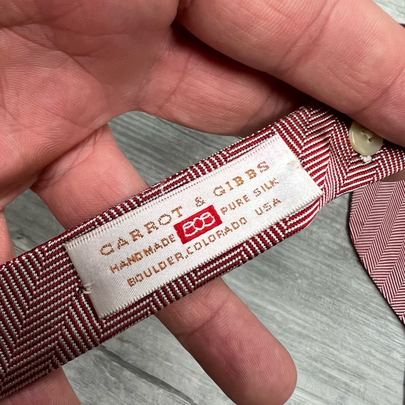 Carrot & Gibbs Red & White Herringbone Silk Bowtie - Picture 2 of 5